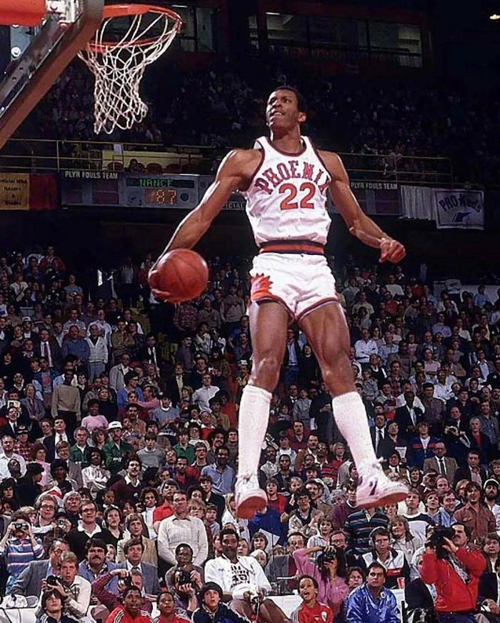 纵横交错的扣篮大赛再次展现魅力 纵横交错的扣篮大赛再次展现魅力