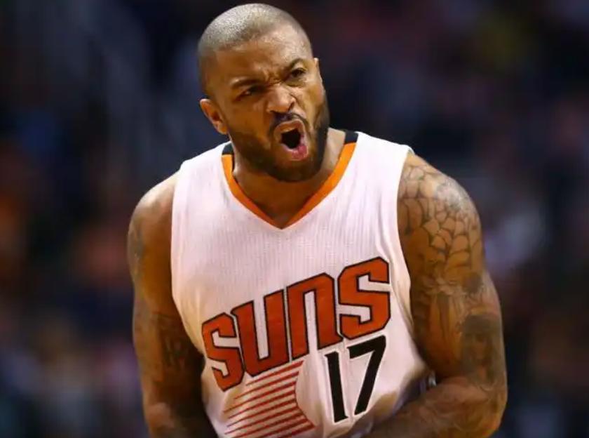 开云体育-爵士罕见失利，球员集体发声要求改进，老将示威