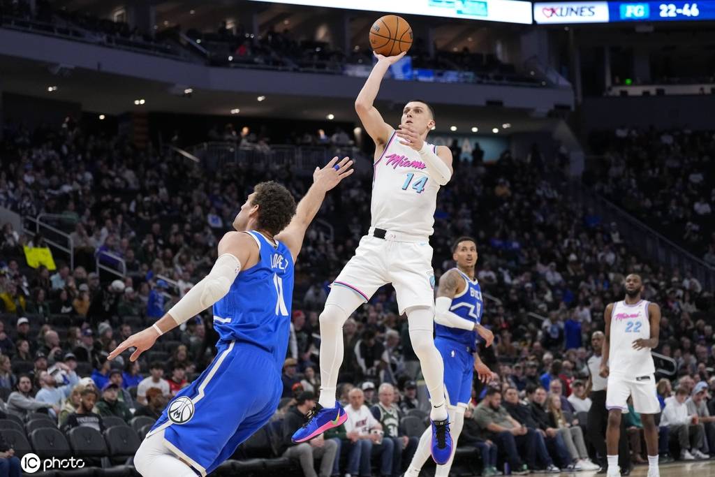 雄鹿队主场取得惊人连胜,刷新球队纪录(雄鹿队战绩) 雄鹿队主场取得惊人连胜,刷新球队纪录(雄鹿队战绩)