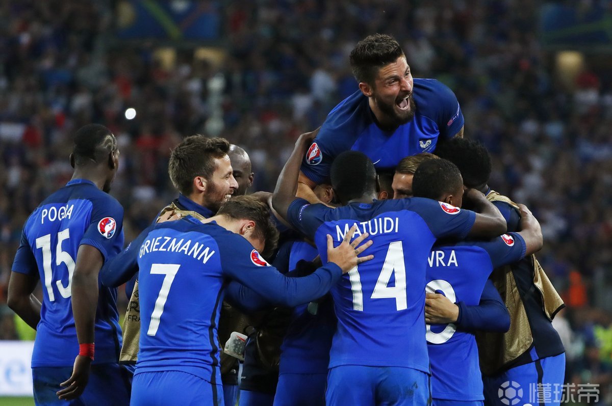 捷克队凭借两连胜,毫无悬念晋级下一轮 捷克队凭借两连胜,毫无悬念晋级下一轮