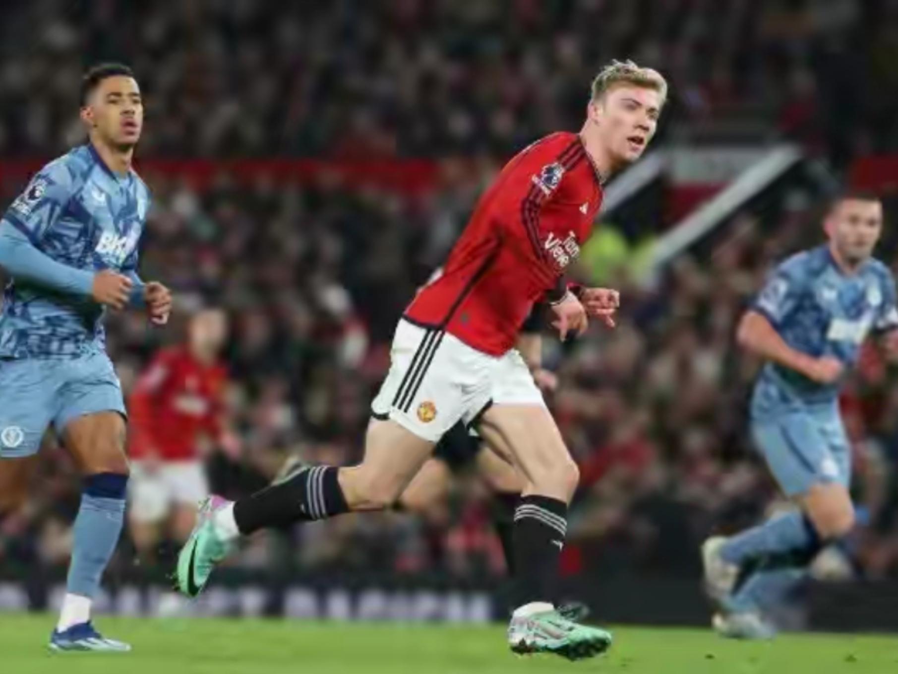 开云体育-曼联客场逆转维拉，球员表现出色