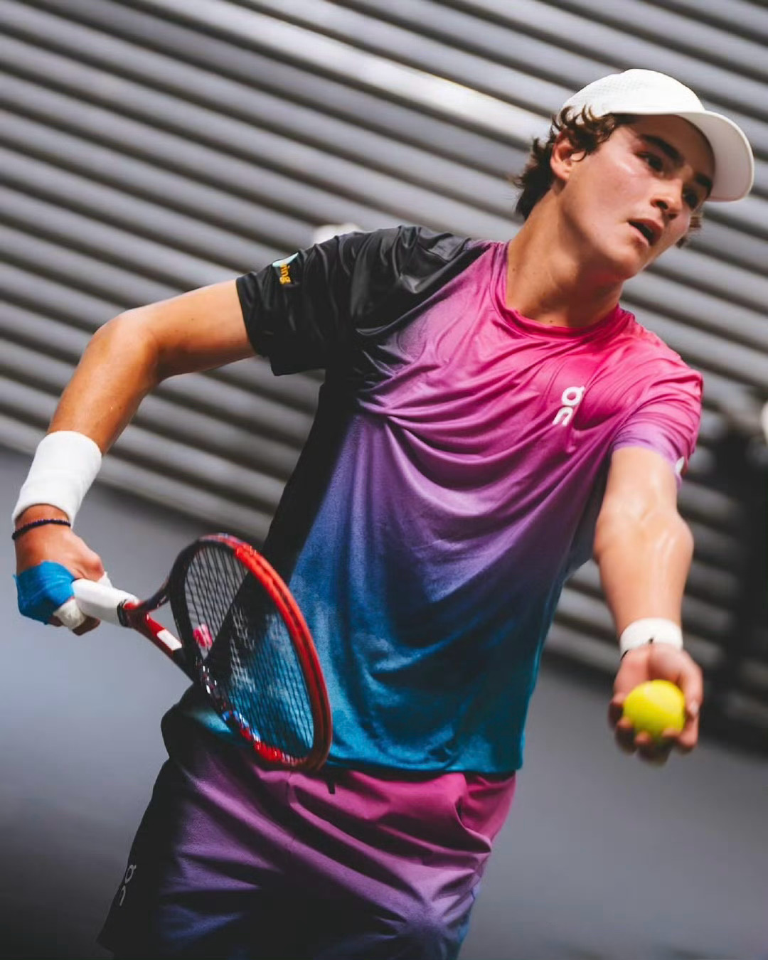 里昂青训球员崭露头角,为球队注入新活力(里昂球队球员名单) 里昂青训球员崭露头角,为球队注入新活力(里昂球队球员名单)