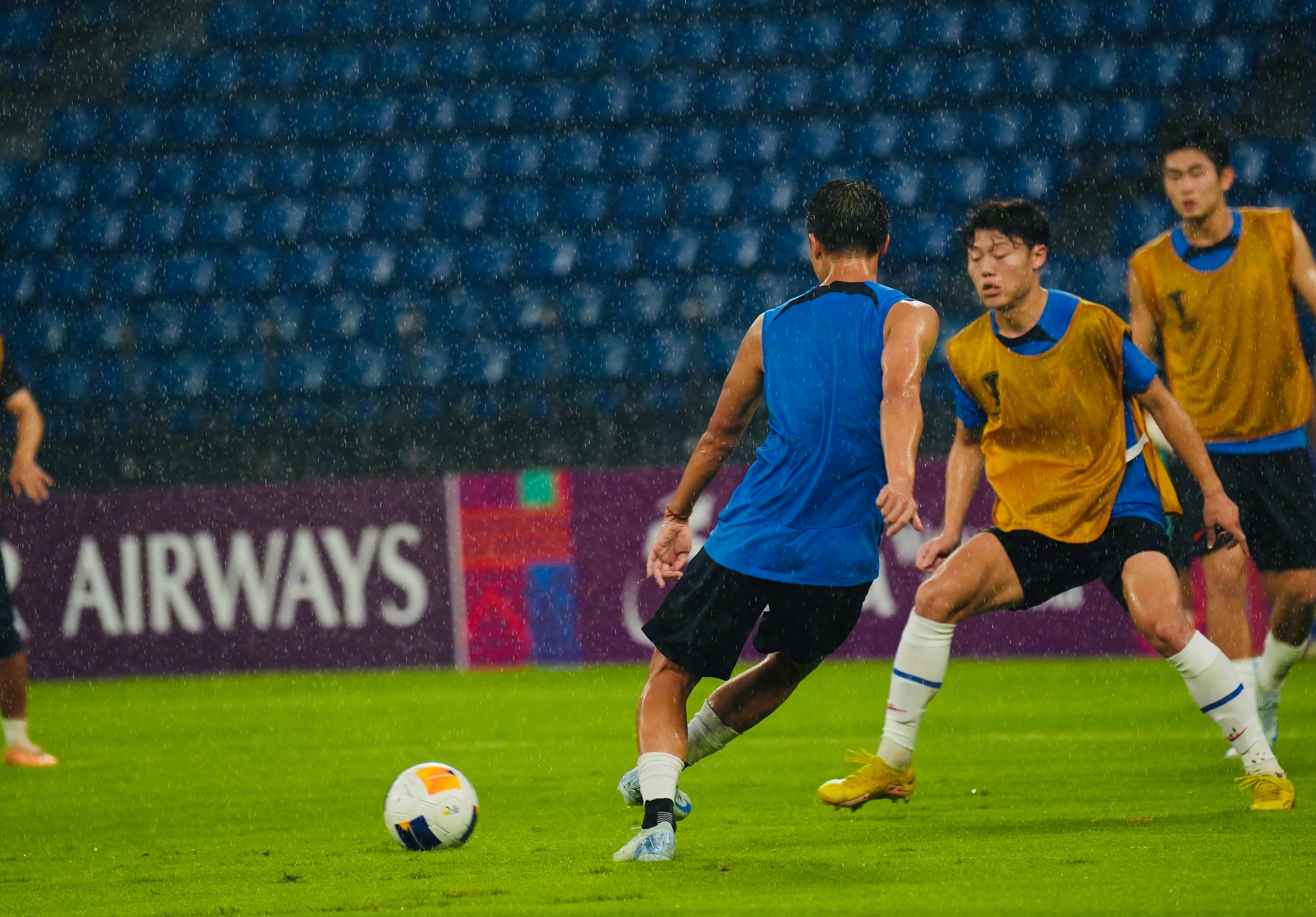 亚眠球员斩获制胜球,帮助球队获胜 亚眠球员斩获制胜球,帮助球队获胜