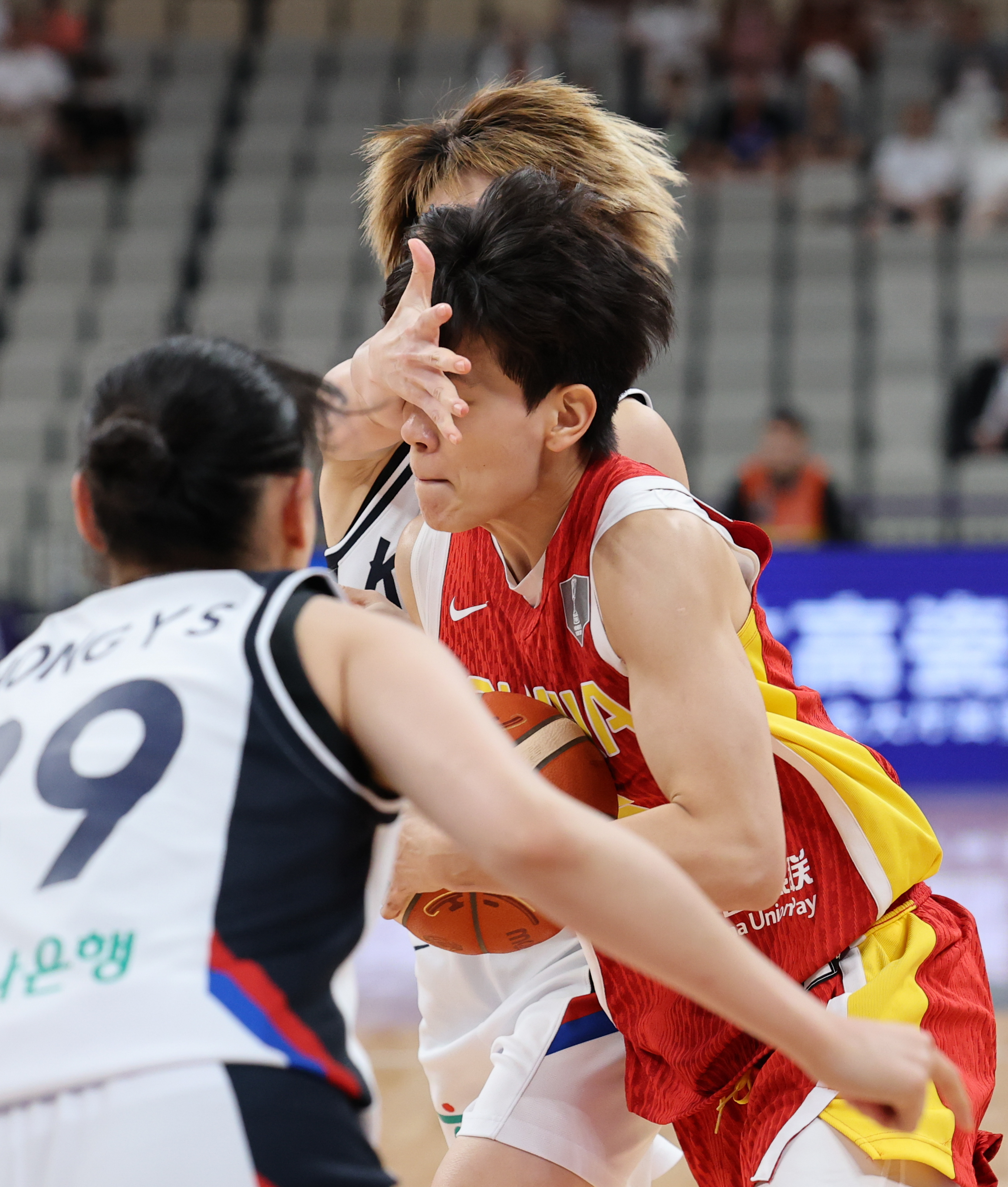 kaiyun-亚太篮球盛事开幕，各国选手备战