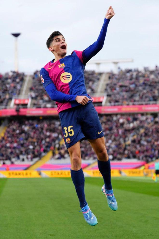 开云在线-巴萨中场表现受好评或将获首发机会